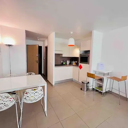Apartament Le White Pearl : 4 Prs, Parking, Clim