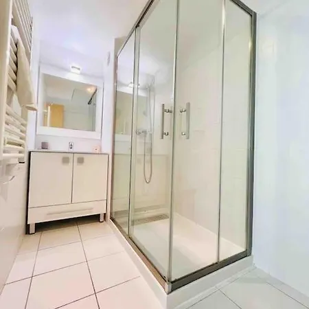 Apartament Le White Pearl : 4 Prs, Parking, Clim