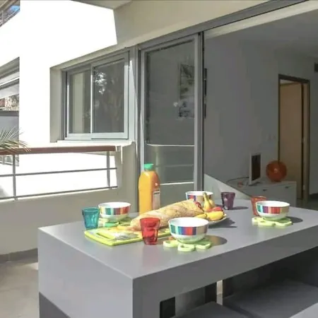 Le White Pearl : 4 Prs, Parking, Clim *