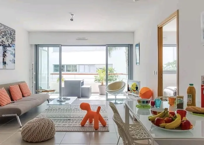 Le White Pearl : 4 Prs, Parking, Clim * Αντίμπ