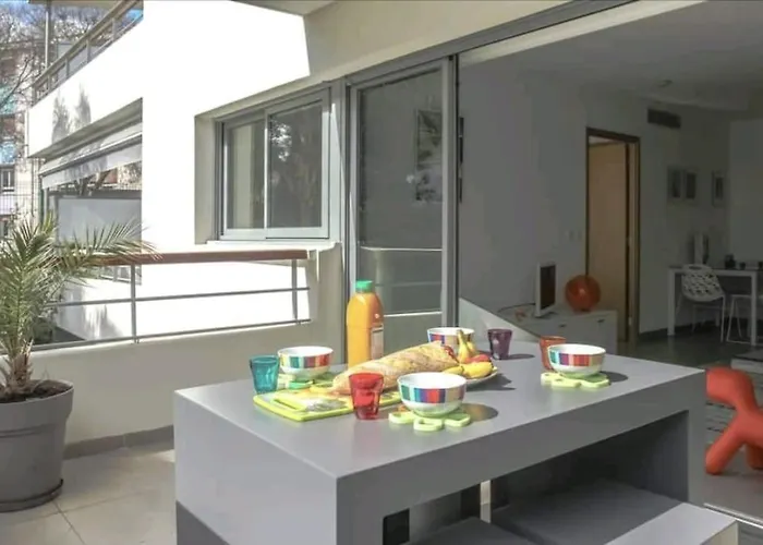 Le White Pearl : 4 Prs, Parking, Clim *