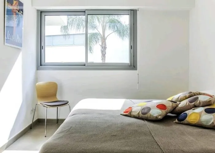 Διαμέρισμα Le White Pearl : 4 Prs, Parking, Clim