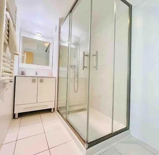 Apartment Le White Pearl : 4 Prs, Parking, Clim