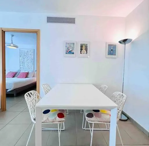 Le White Pearl : 4 Prs, Parking, Clim